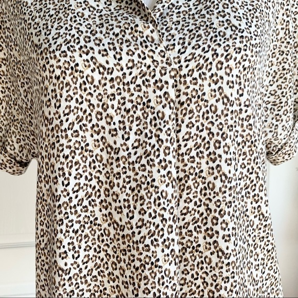 All in Favor Leopard Print V-neck Top - Picture 4 of 14